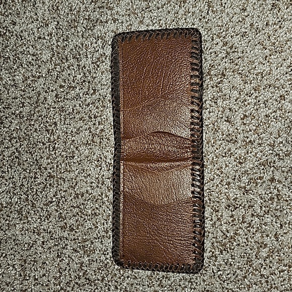 Vintage Leather Bi fold. - Picture 3 of 10